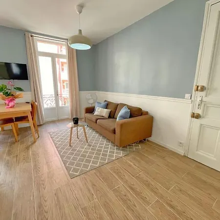 Escapade Azureenne * 니스